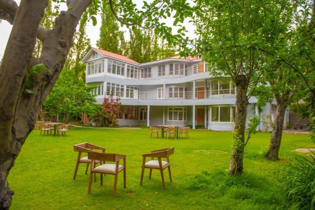 Kentish Lodge Skardu Exterior photo